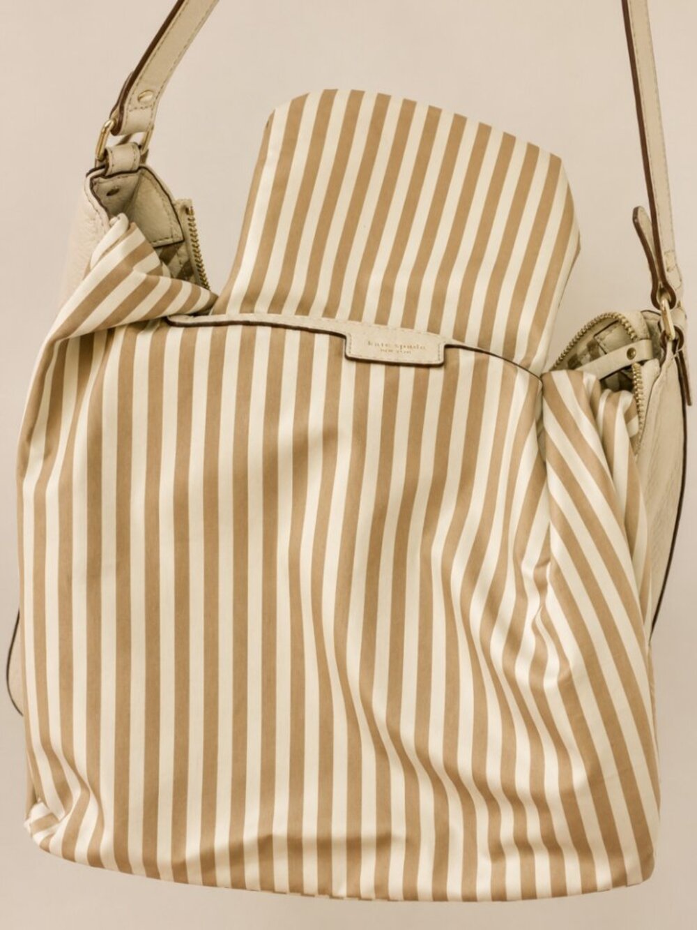 Kate Spade Gold Coast Stevie Hobo Ivory Cream Pebbled Leather Shoulder Bag - Picture 10 of 12